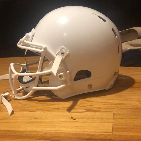 Zenith football helmet never worn. - Picture 4 of 4